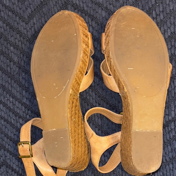 Pop Tan Wedge Sandals - Picture 6 of 6